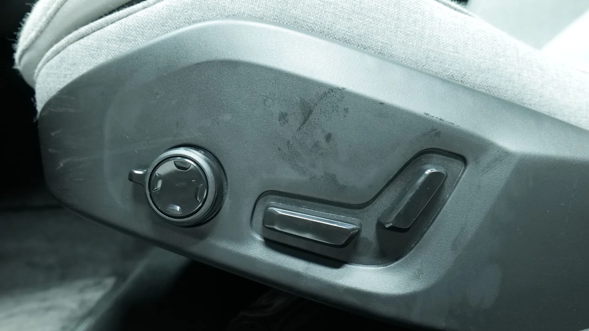 Autokuva 11 - NU-1610