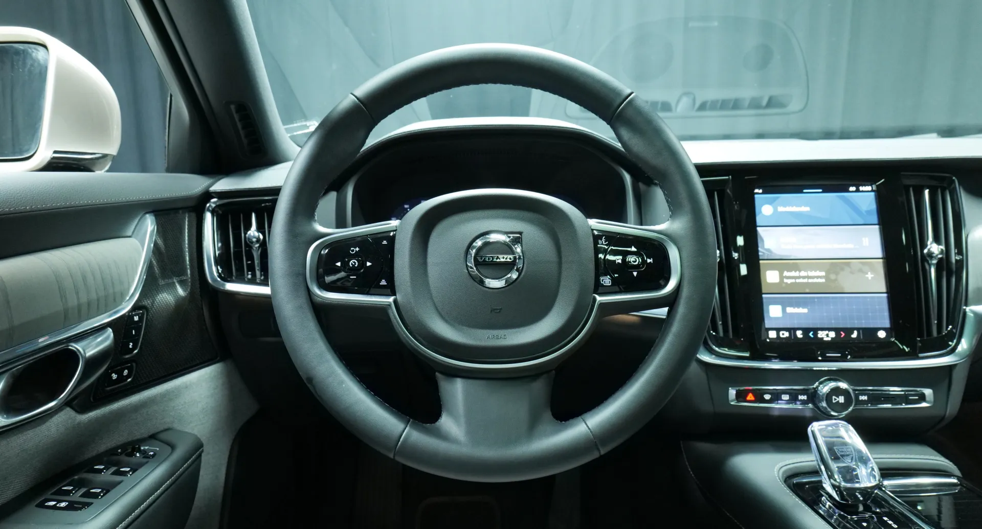 Autokuva 15 - NU-1610