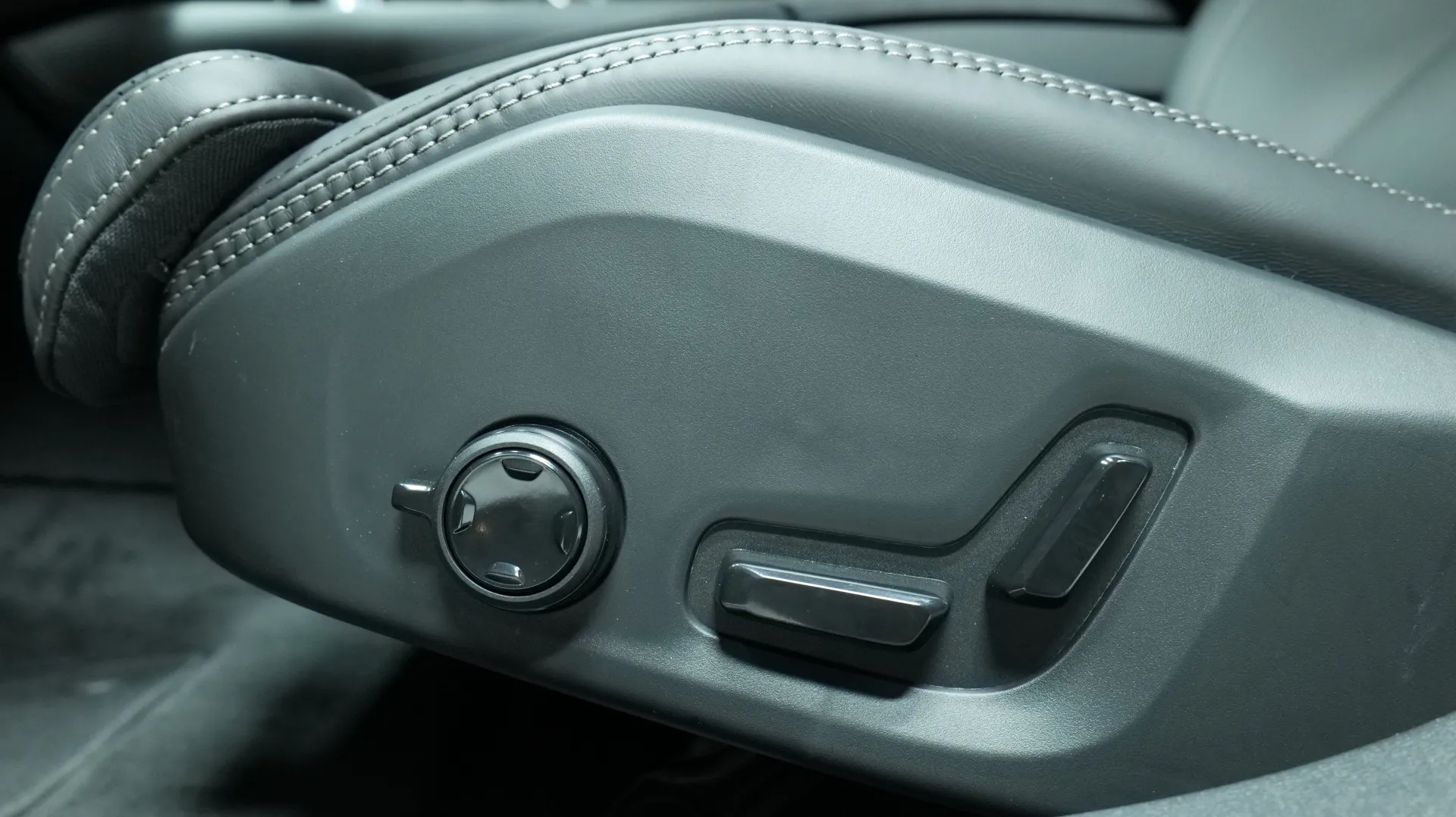 Autokuva 11 - NU-1617