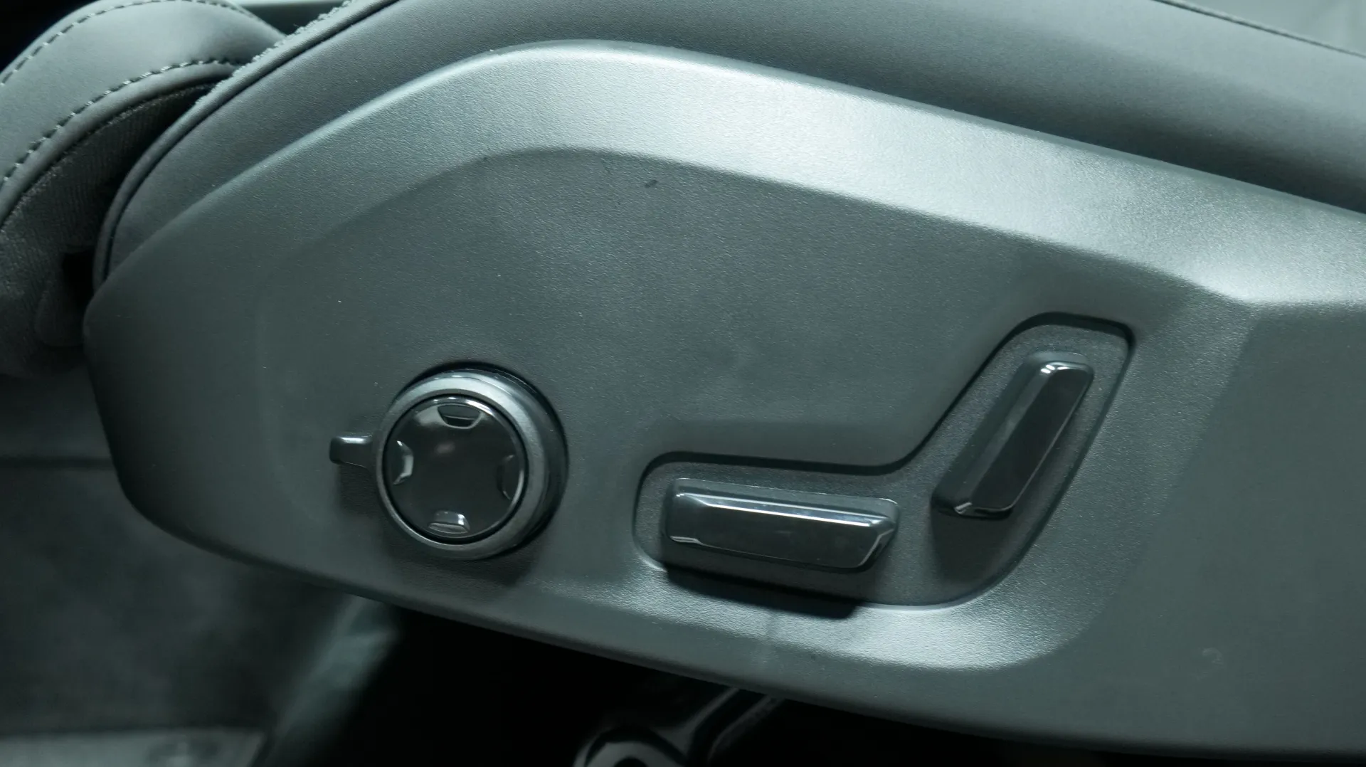 Autokuva 11 - NU-1621