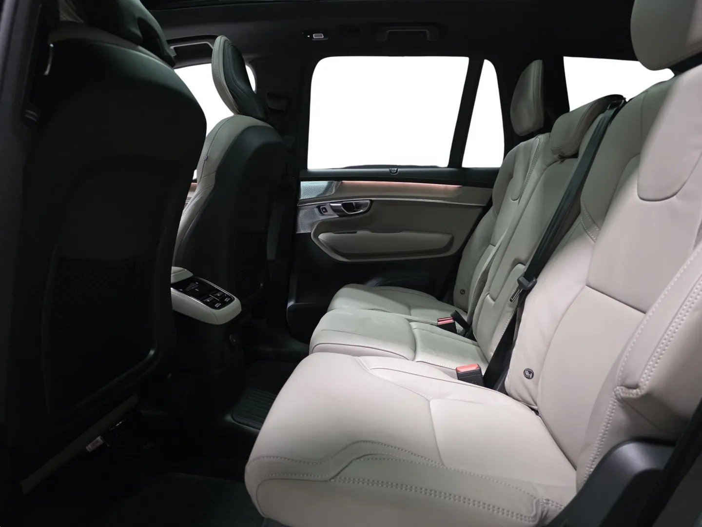 Autokuva 9 - NU-1624