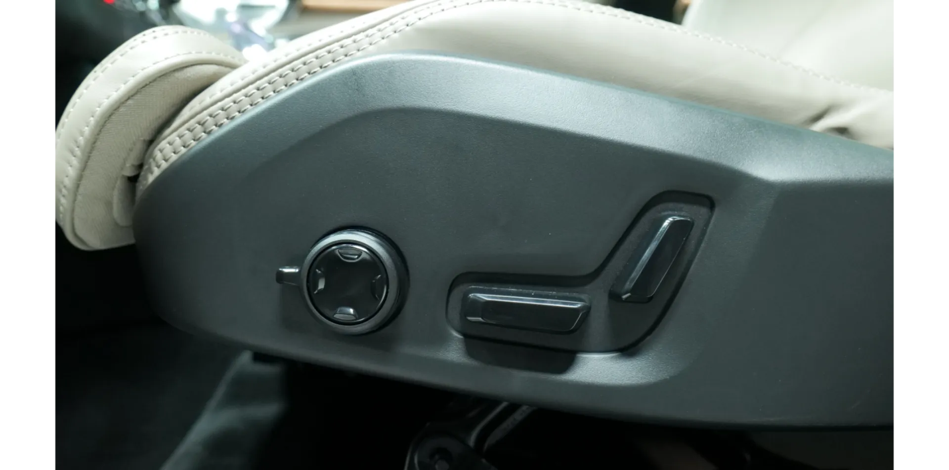 Autokuva 12 - NU-1624