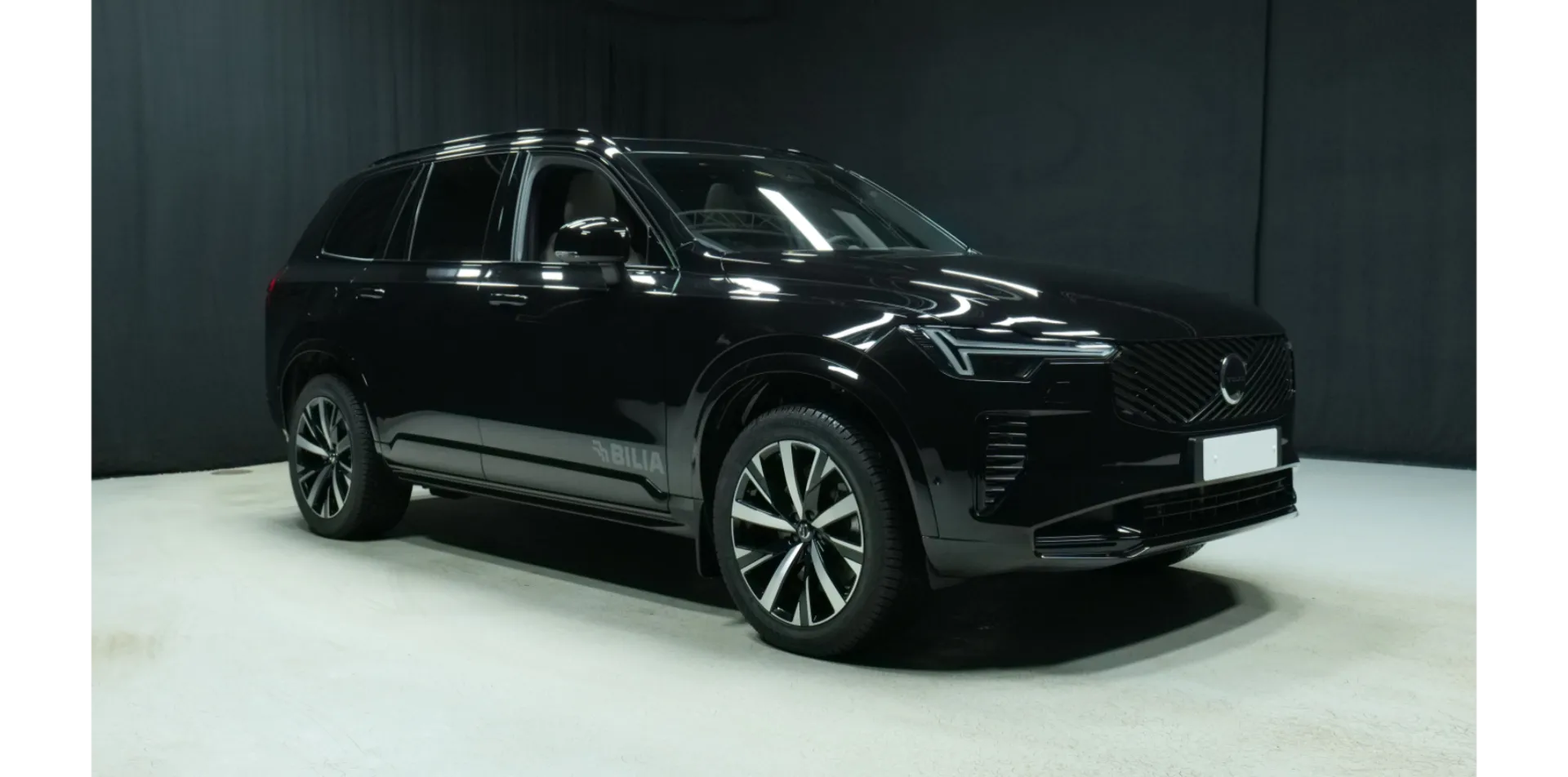 Autokuva 3 - NU-1624