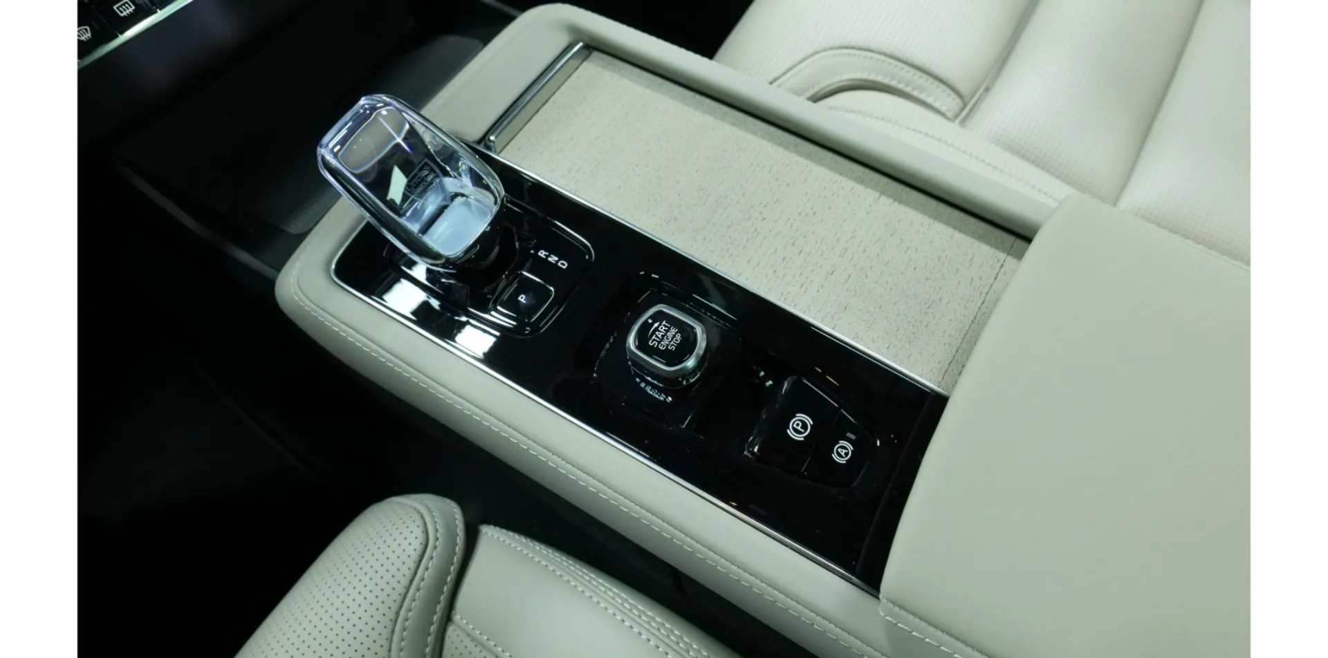 Autokuva 5 - NU-1624