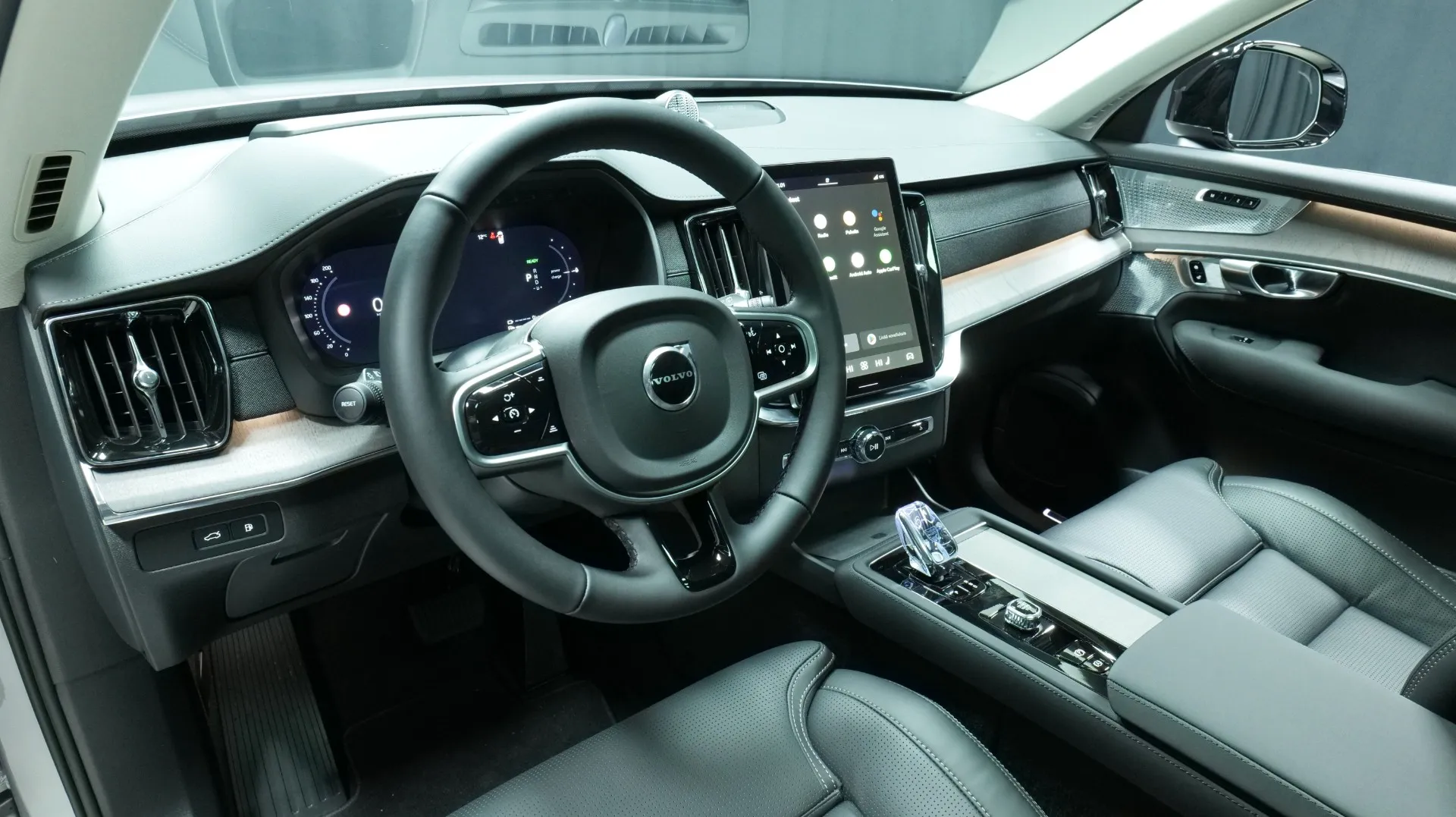 Autokuva 9 - NU-1625