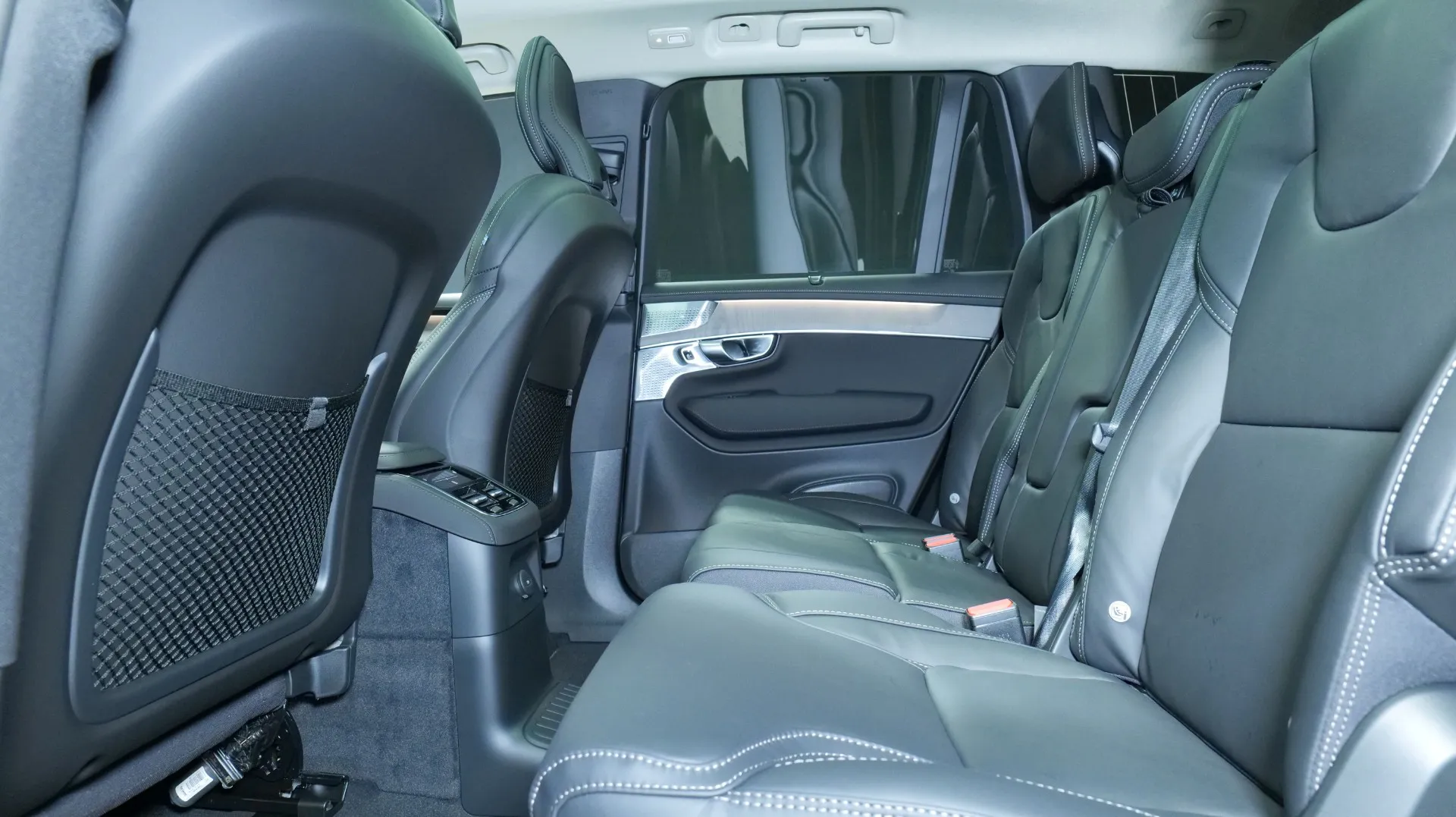 Autokuva 18 - NU-1625