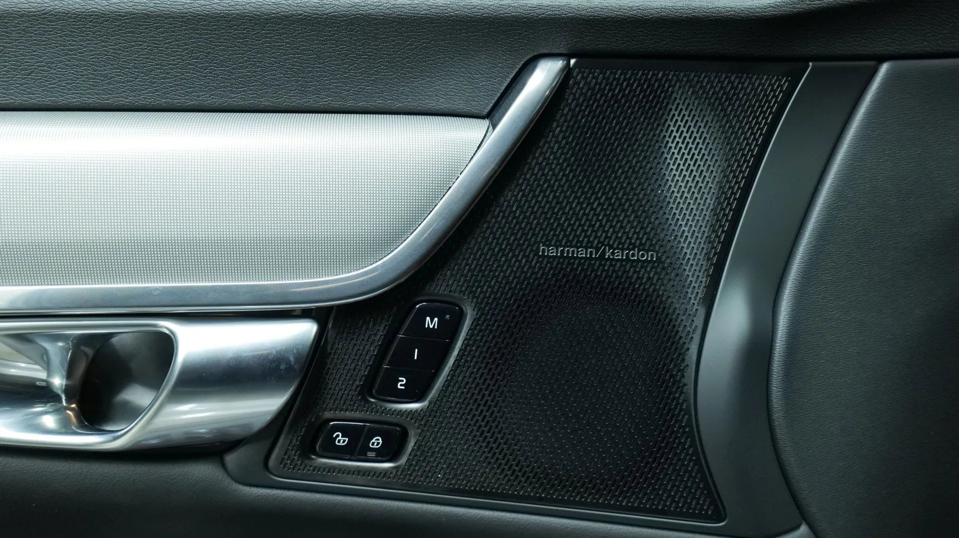 Autokuva 10 - NU-1635