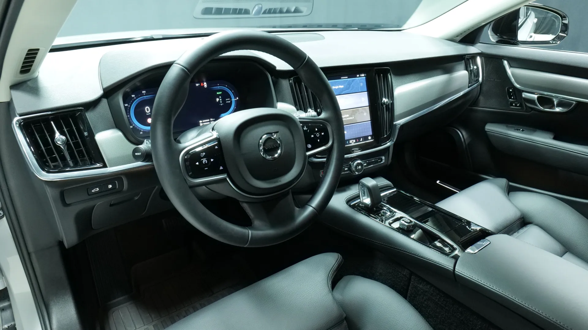 Autokuva 13 - NU-1635