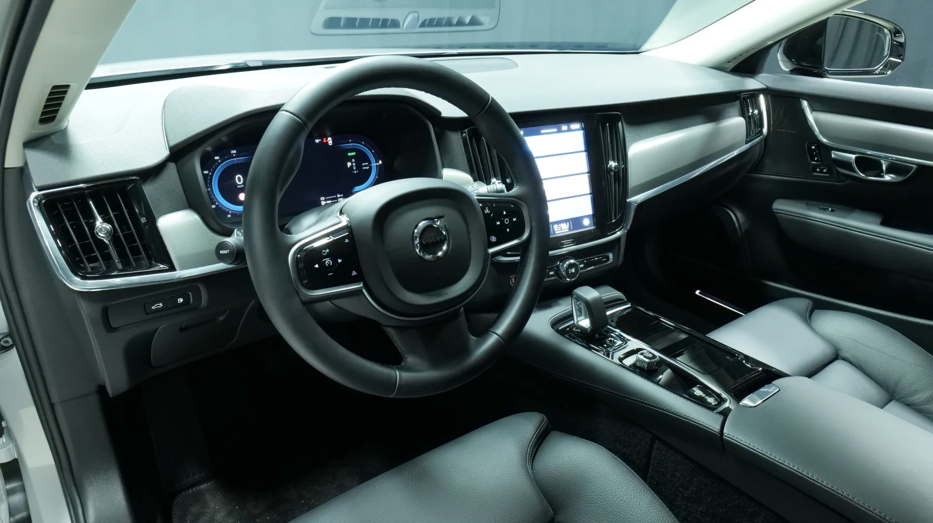 Autokuva 13 - NU-1638