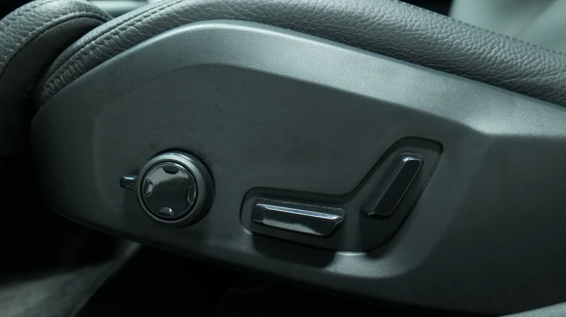 Autokuva 11 - NU-1638