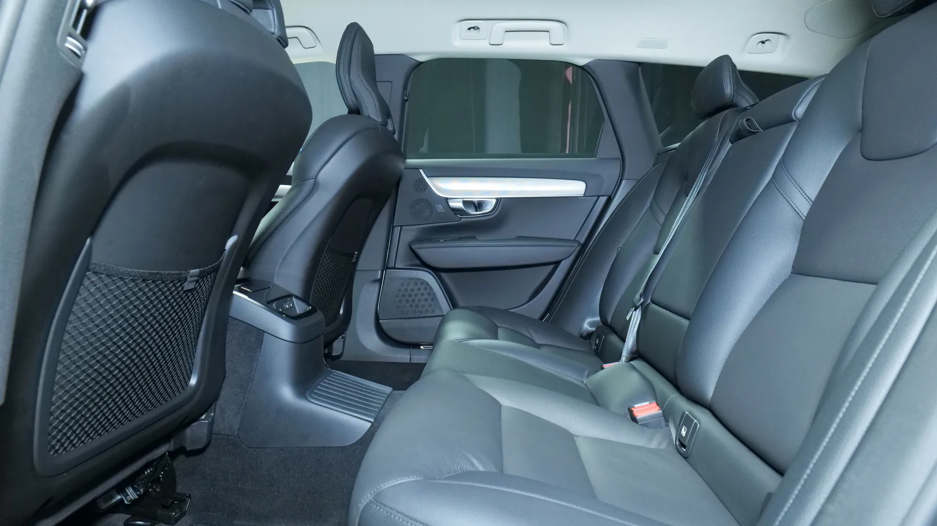 Autokuva 16 - NU-1638