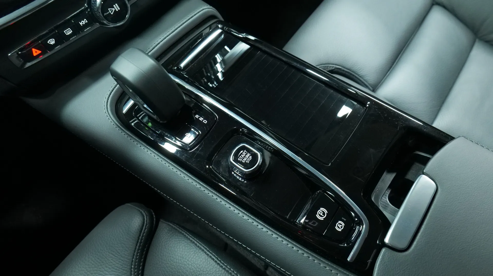 Autokuva 9 - NU-1638