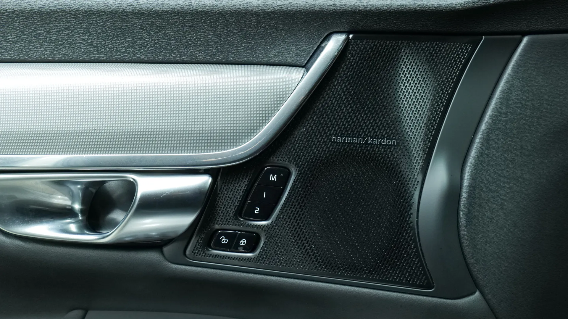 Autokuva 10 - NU-1638