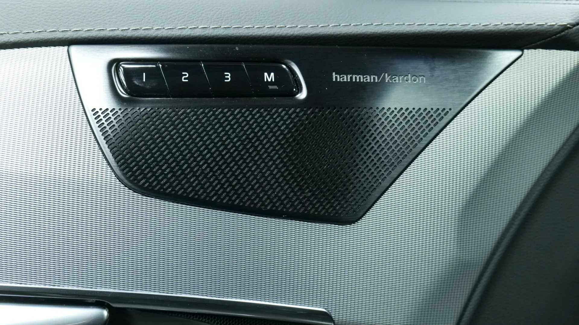 Autokuva 10 - NU-5231