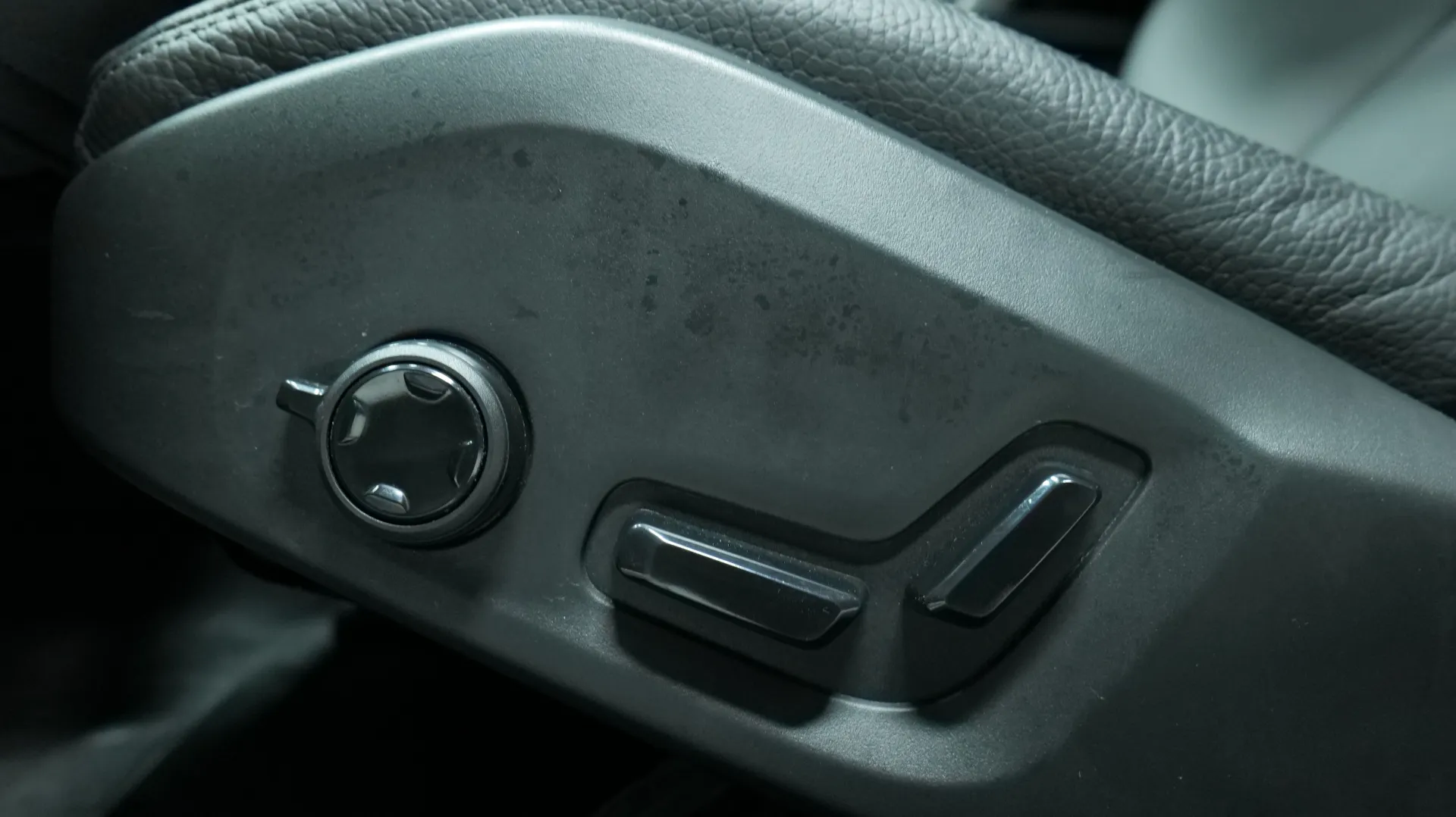 Autokuva 11 - NU-5247