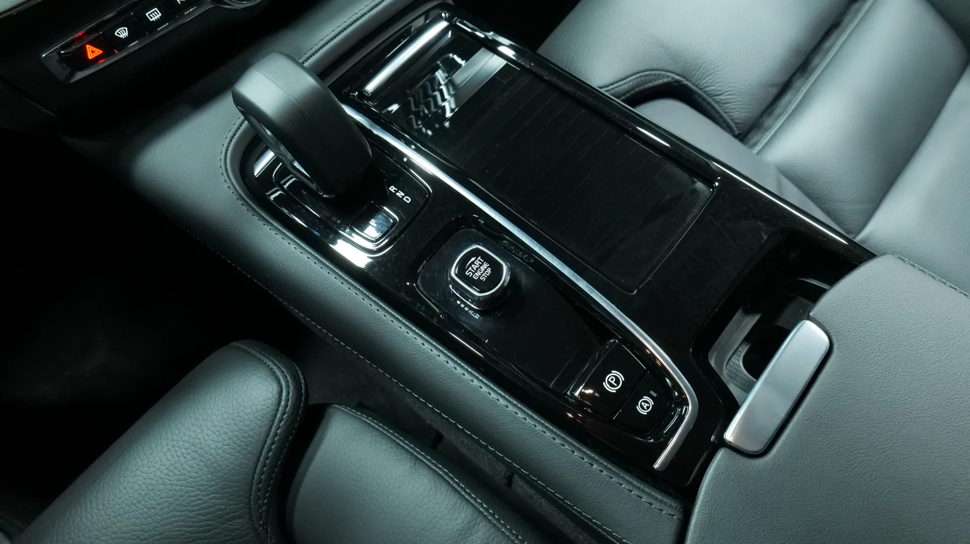 Autokuva 9 - NU-5247