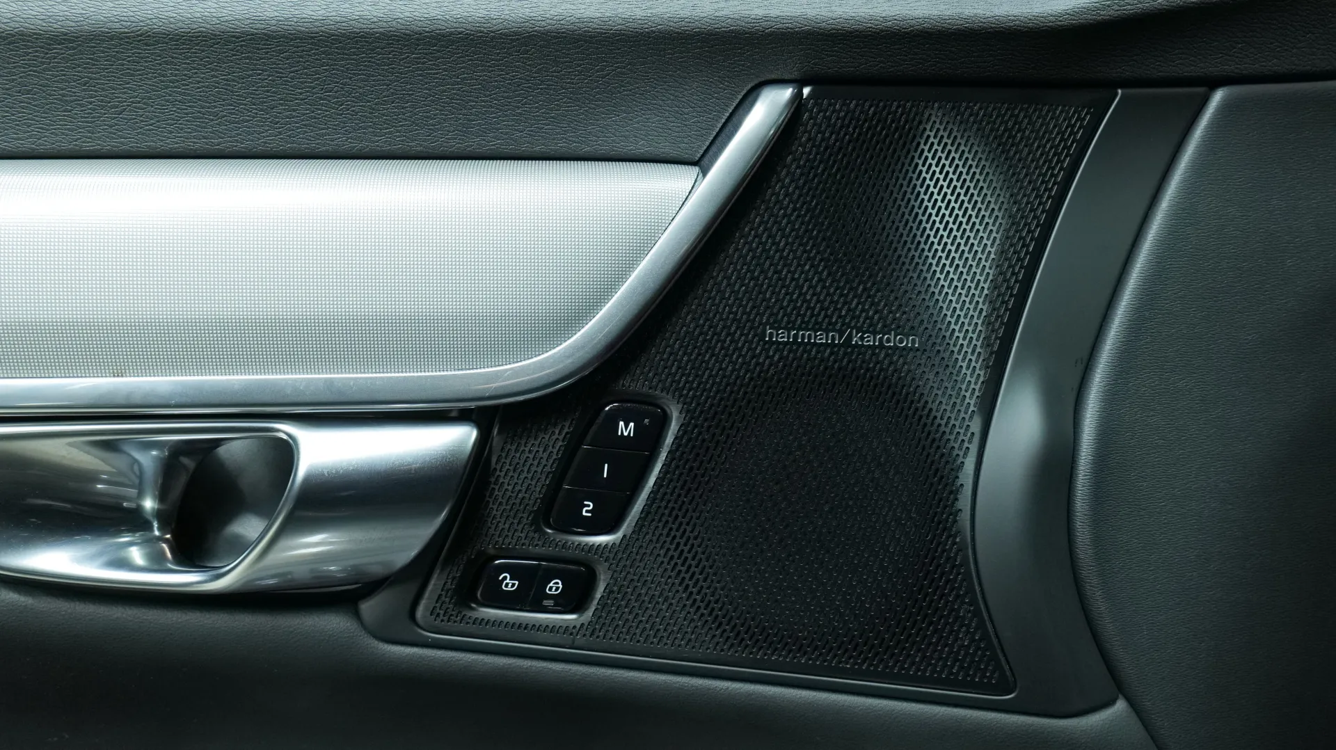 Autokuva 10 - NU-5248