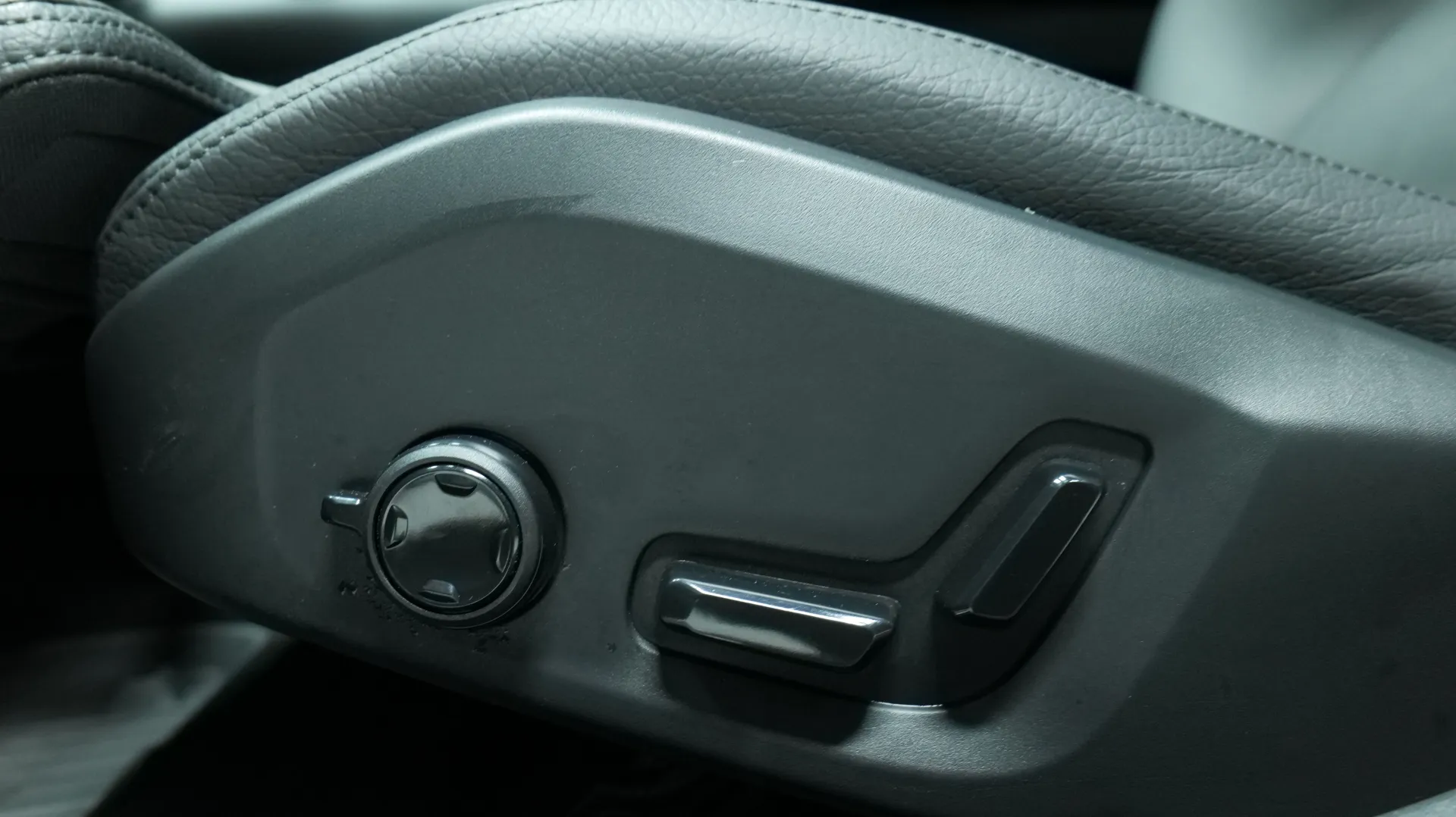 Autokuva 11 - NU-5248