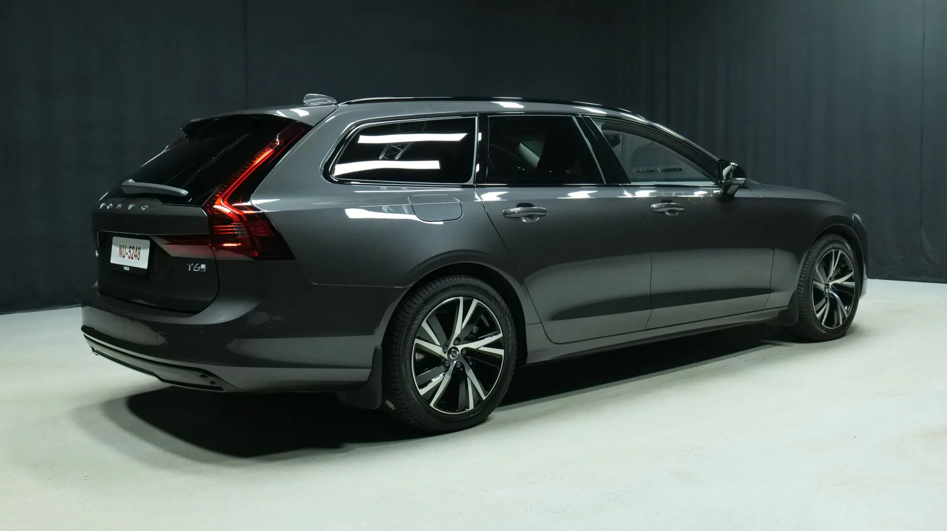 Autokuva 3 - NU-5248