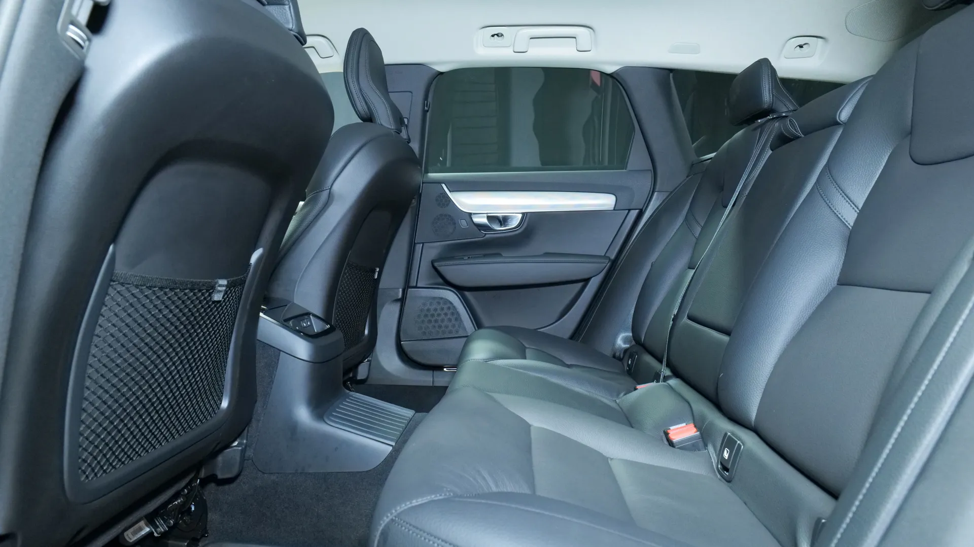 Autokuva 16 - NU-5248