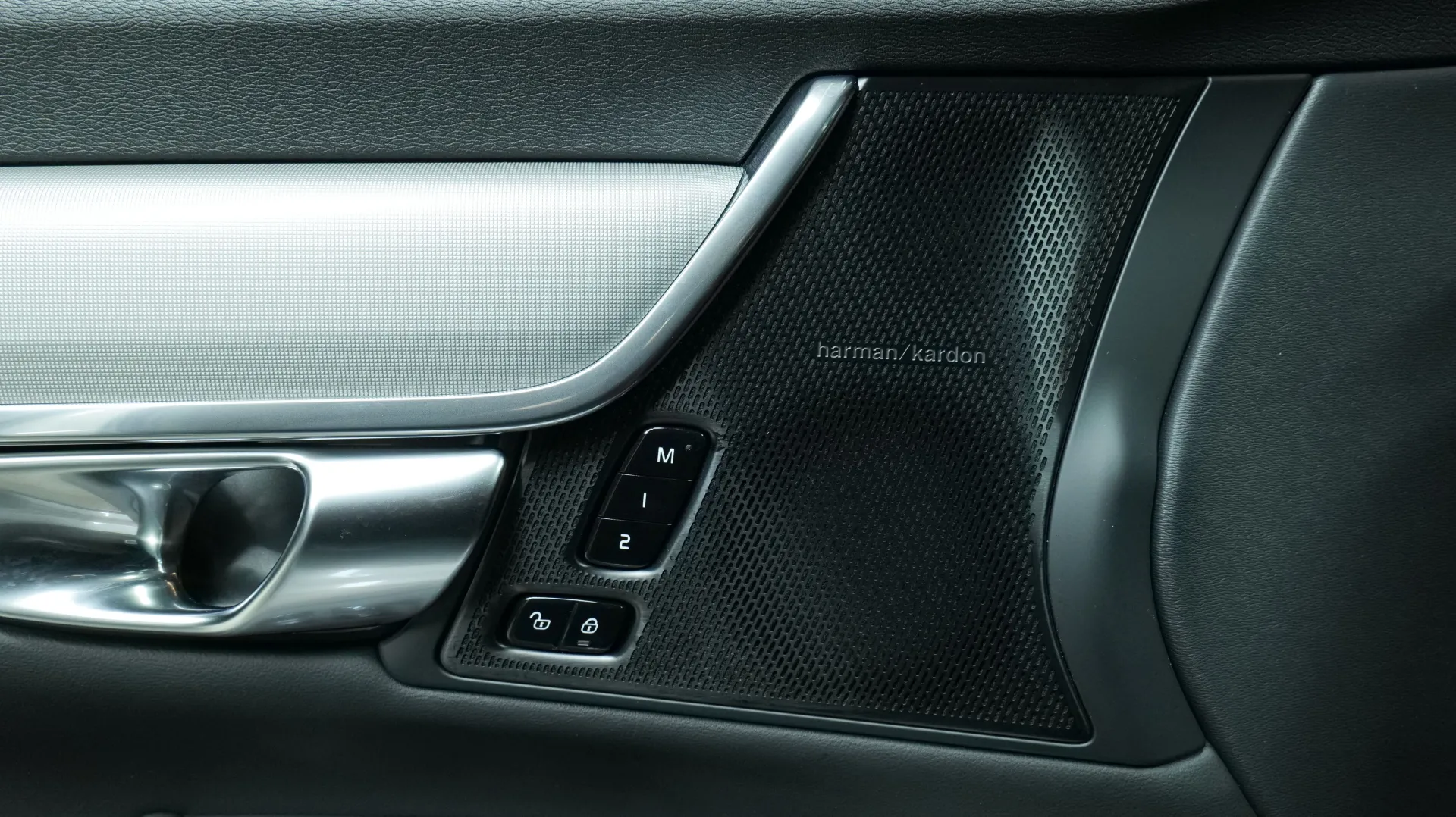 Autokuva 10 - NU-5259