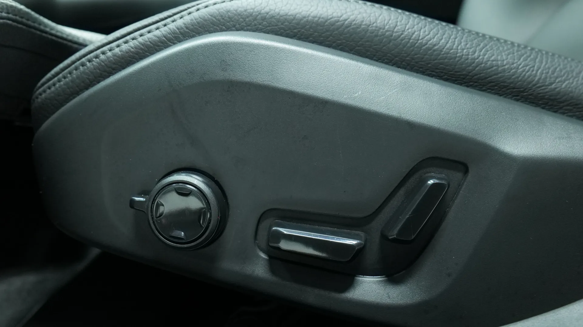 Autokuva 11 - NU-5259