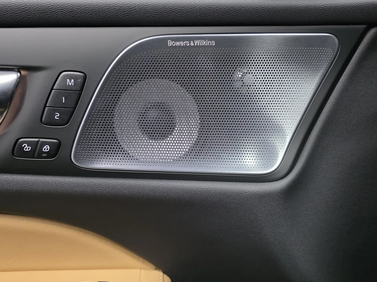 Autokuva 14 - NU-5344