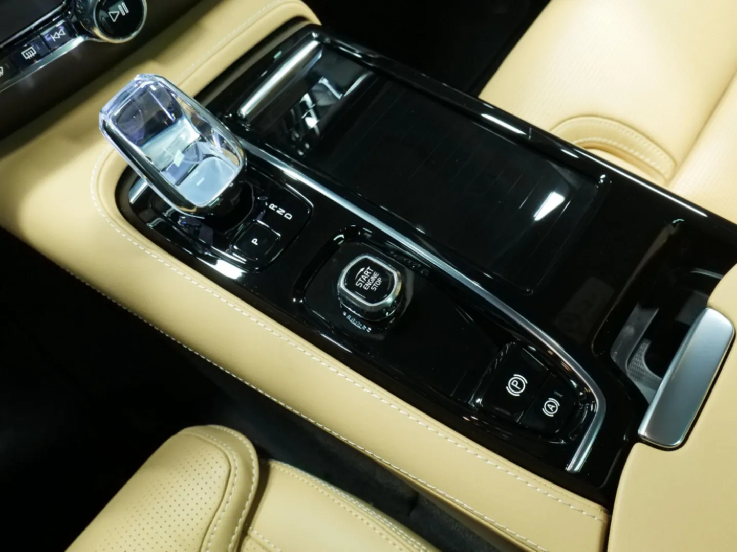 Autokuva 14 - NU-5344