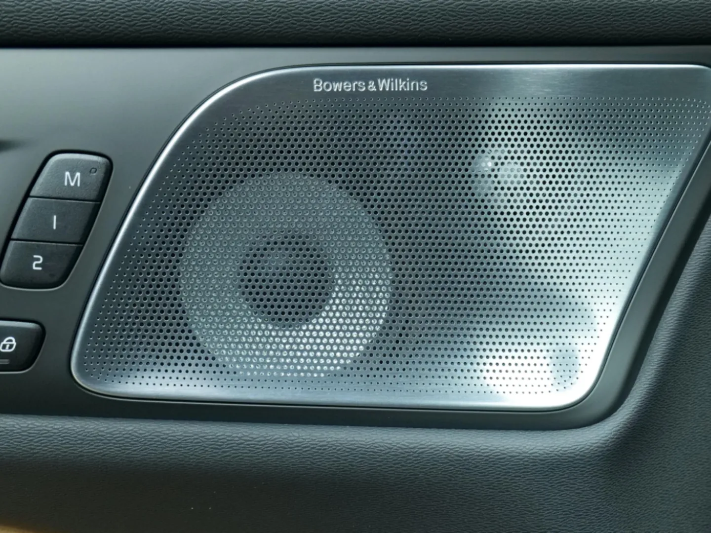 Autokuva 13 - NU-5344