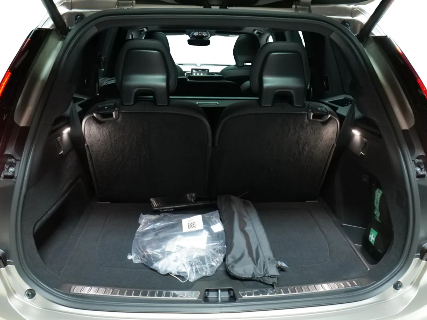 Autokuva 11 - NU-5370