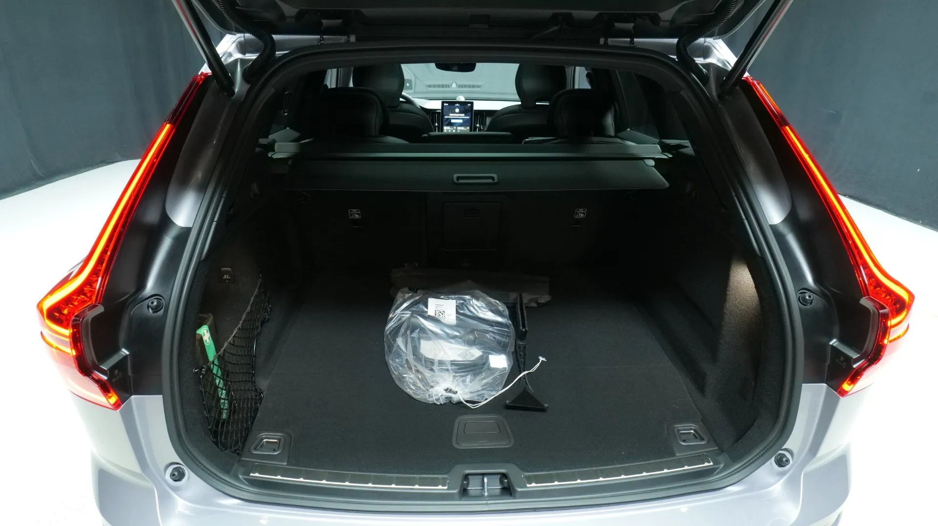 Autokuva 16 - NU-5371