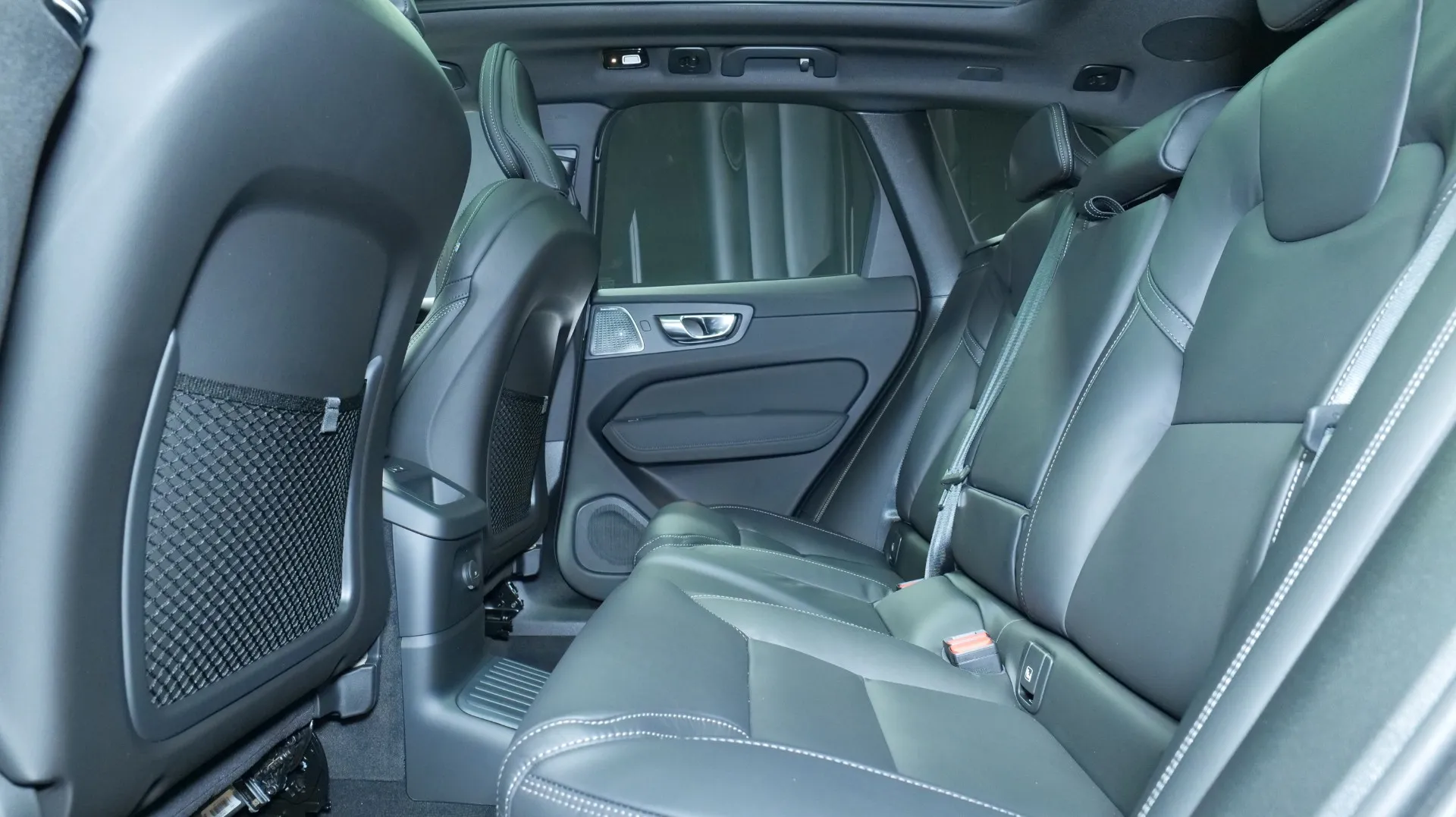 Autokuva 10 - NU-5371