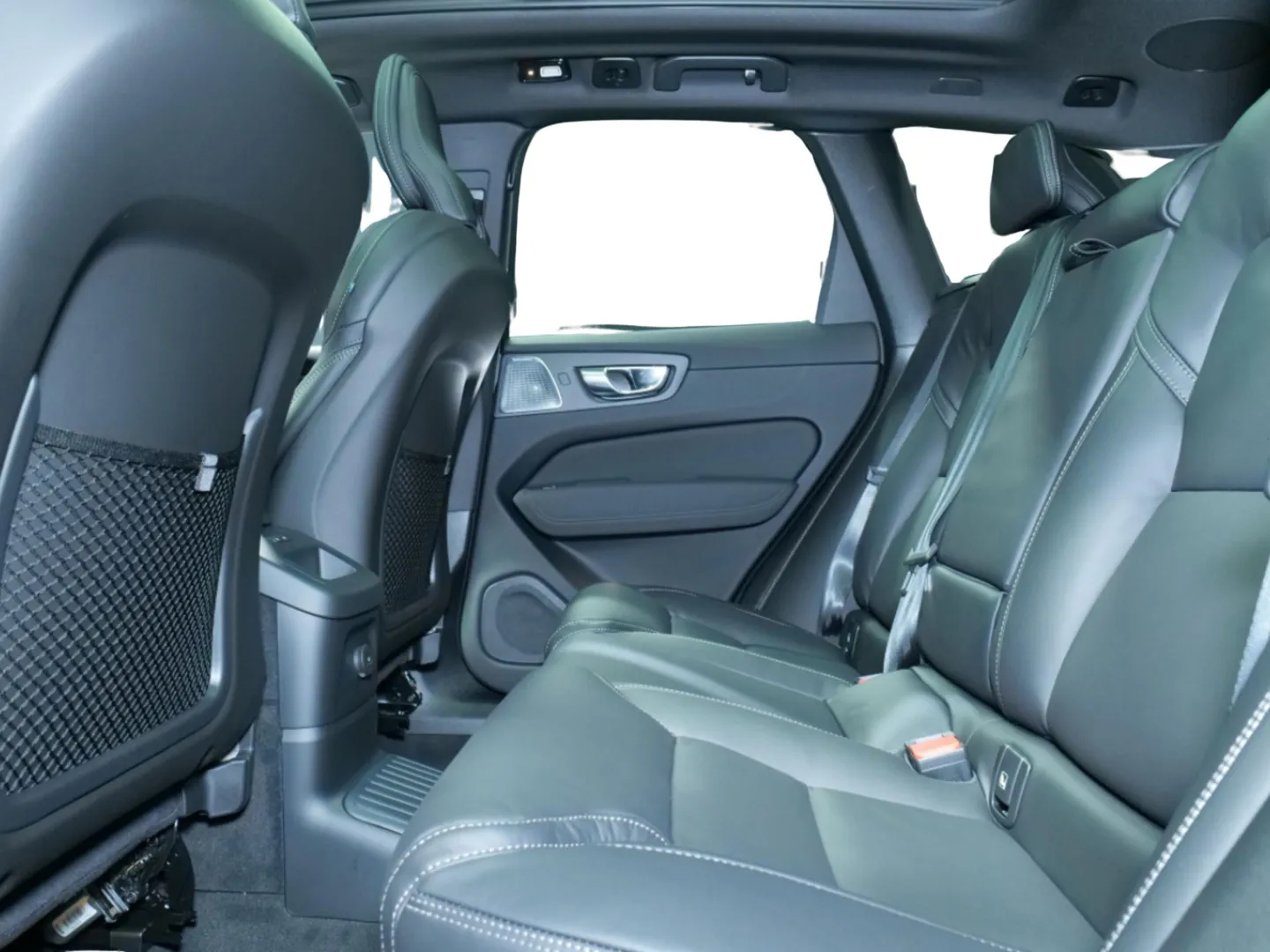 Autokuva 9 - NU-5372