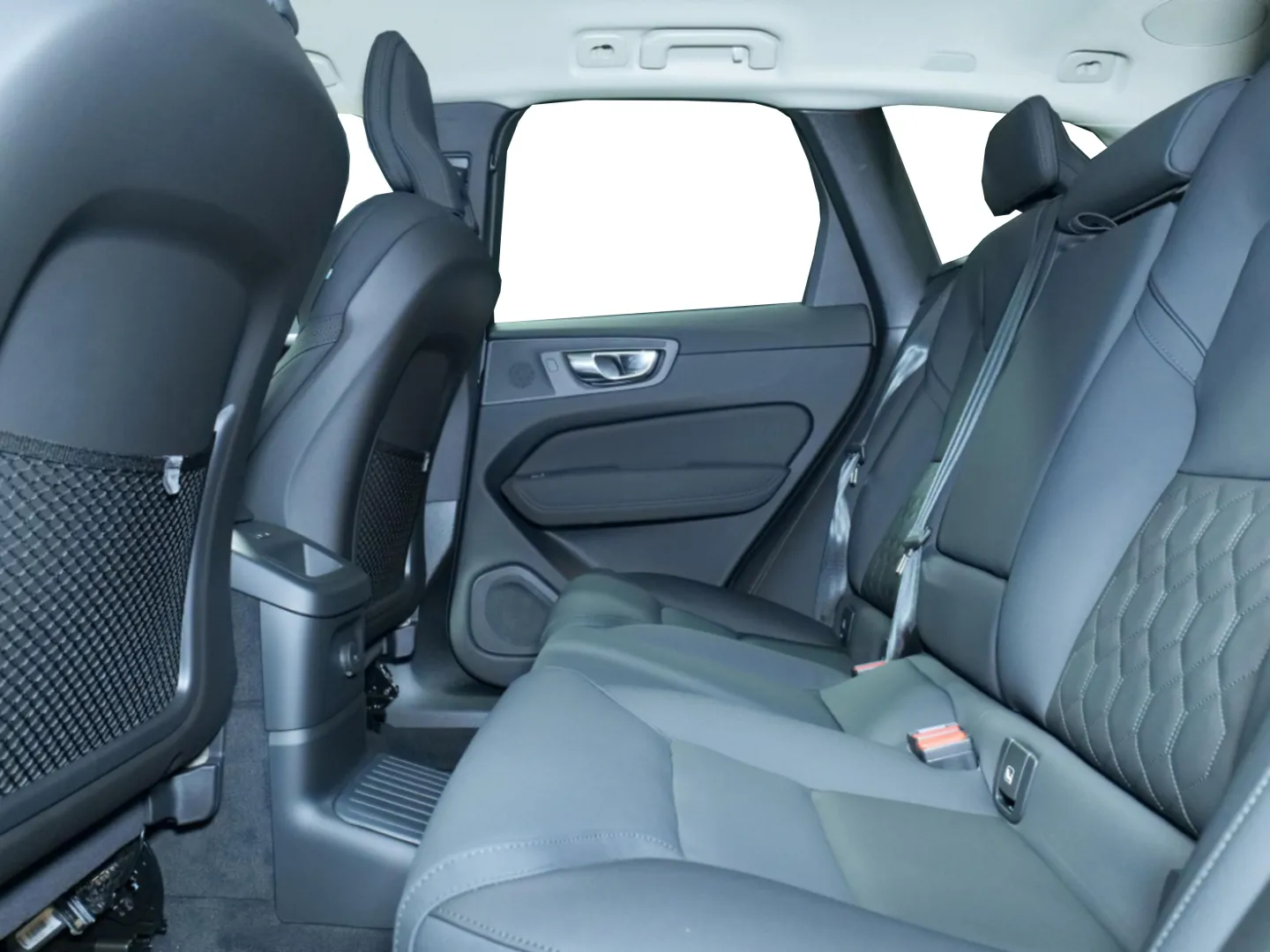 Autokuva 9 - NU-5373