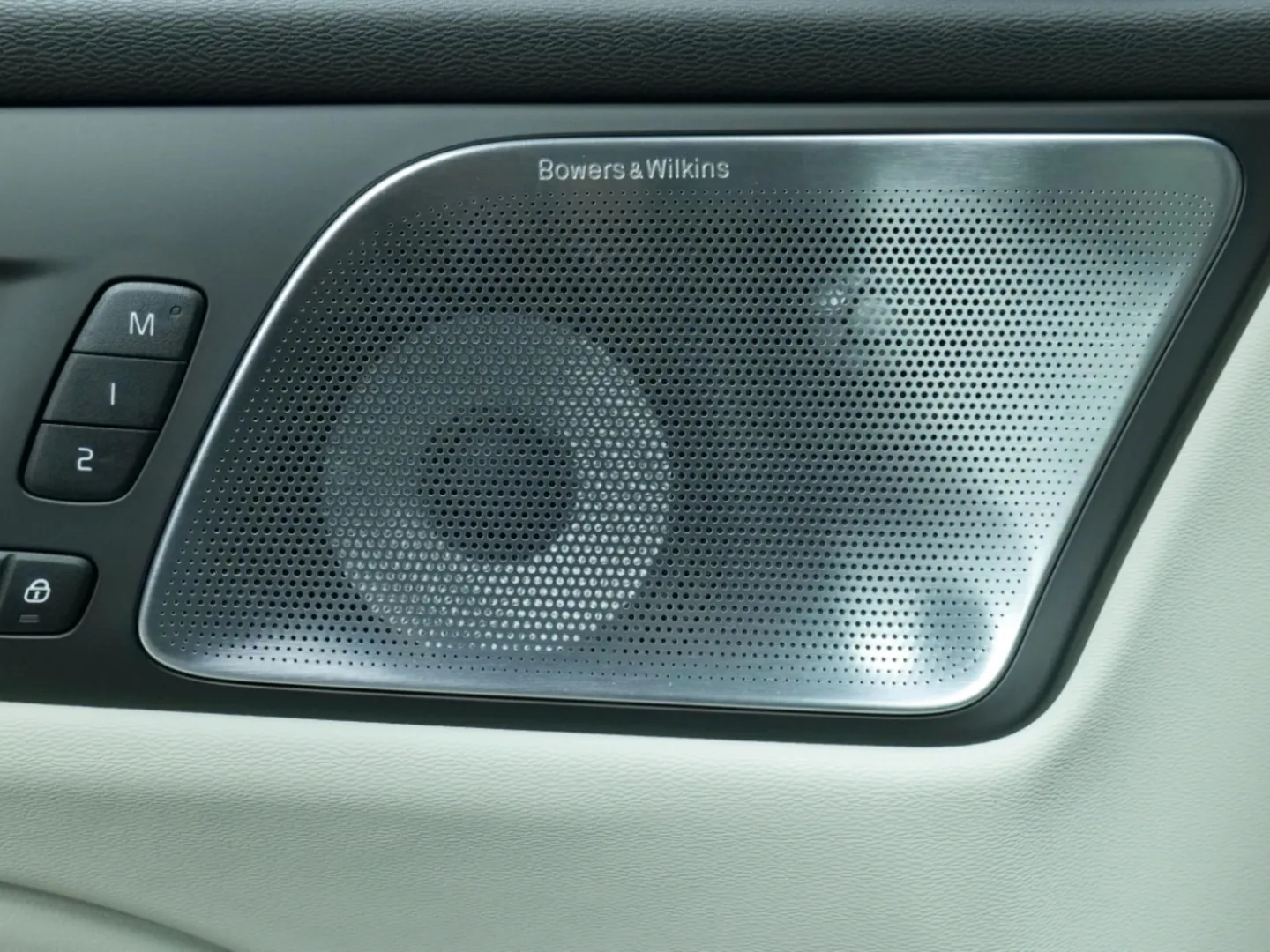 Autokuva 13 - NU-5394