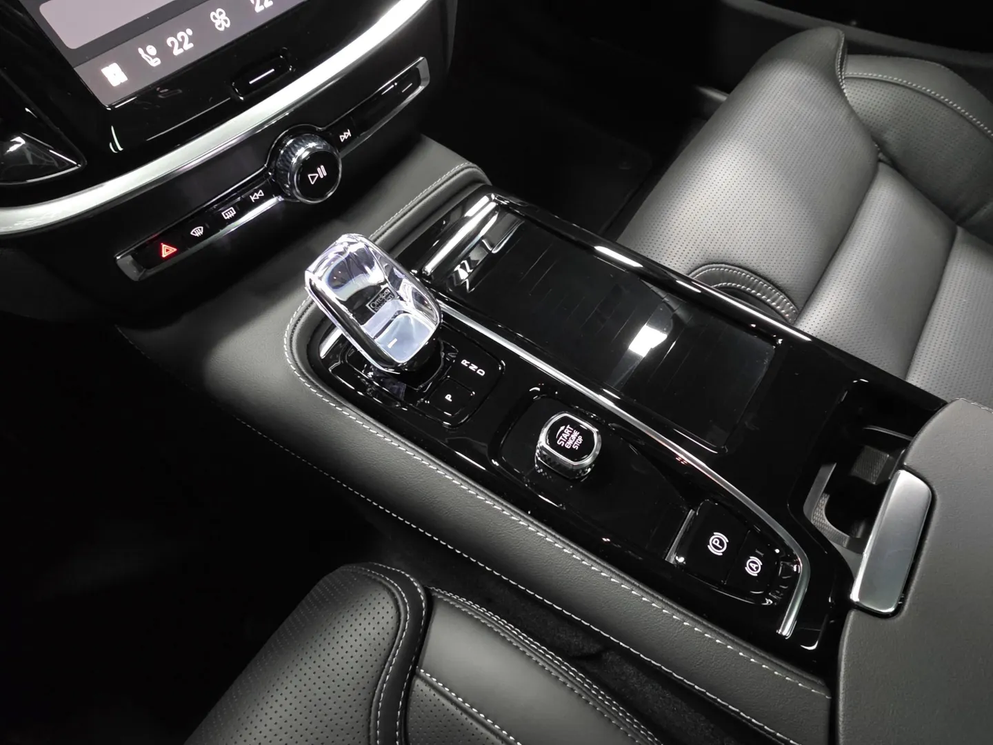 Autokuva 13 - NY-8480