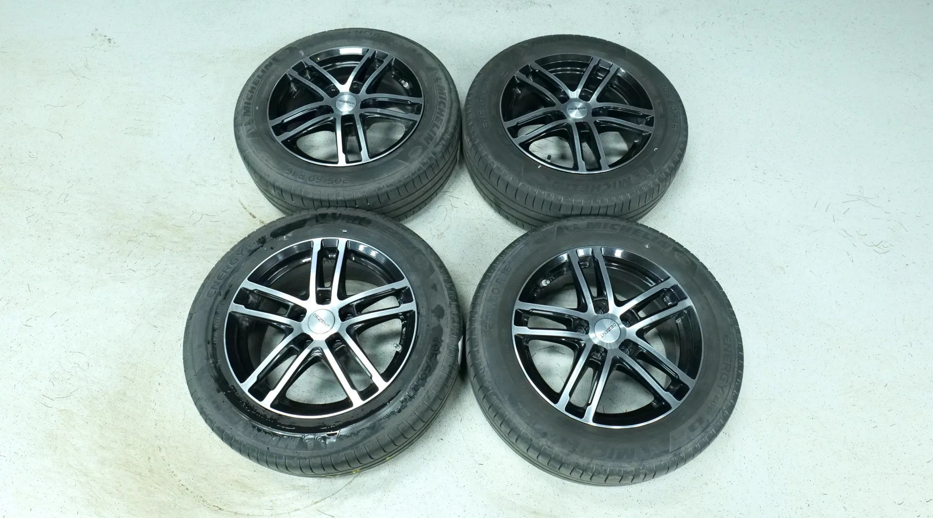 Autokuva 19 - OXN-257