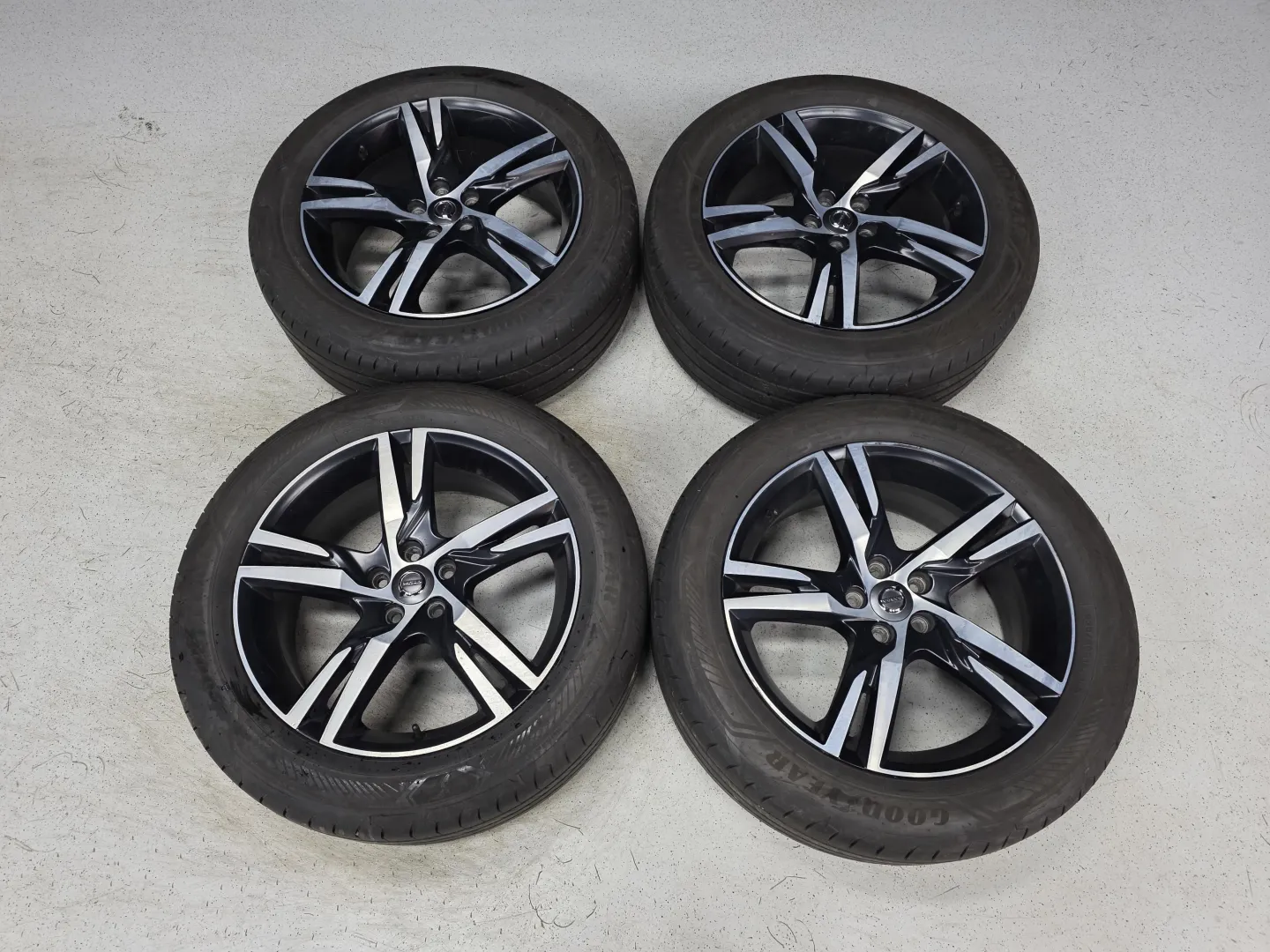 Autokuva 12 - OXP-619