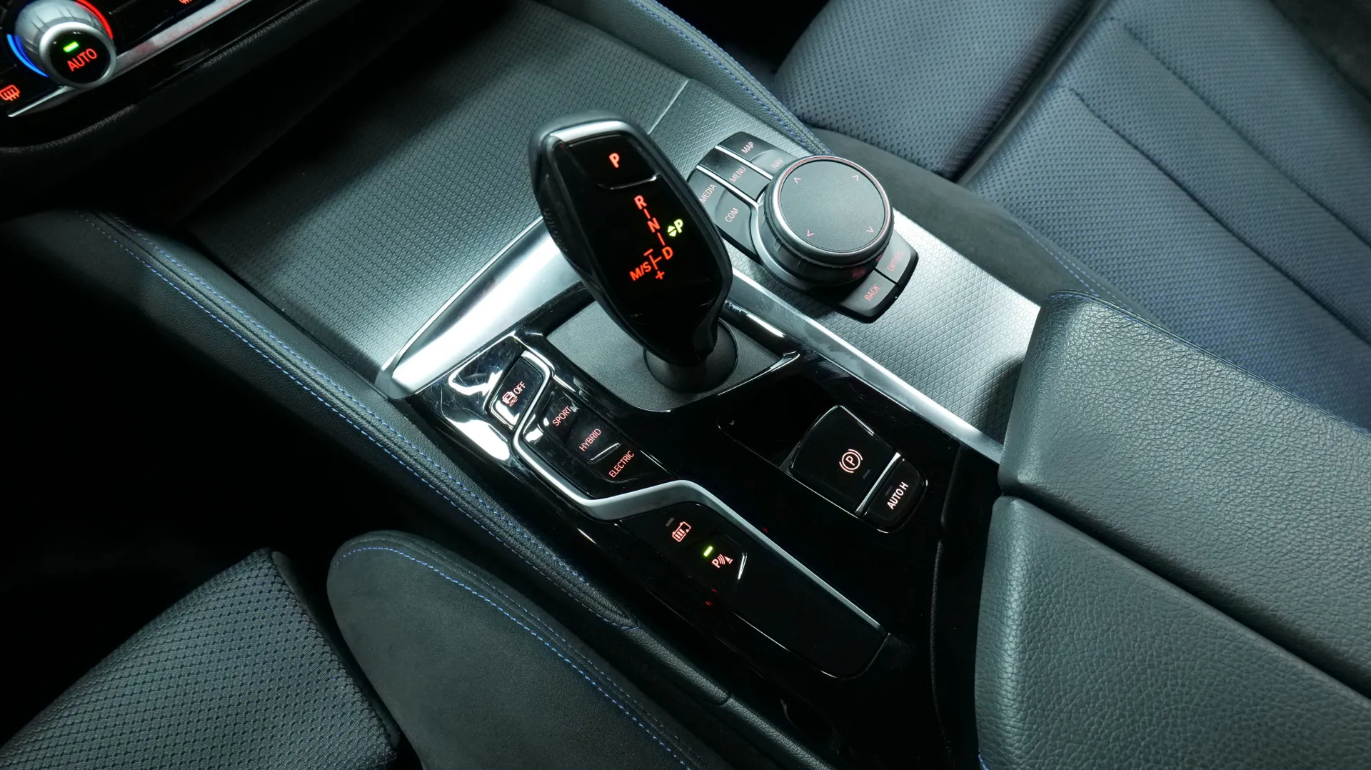 Autokuva 10 - OZA-556