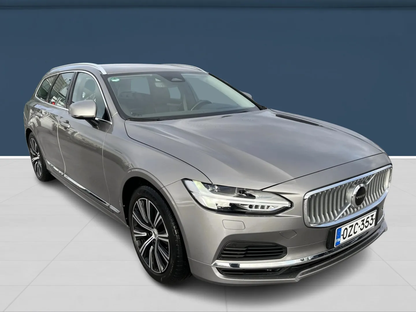 Autokuva 6 - OZC-353
