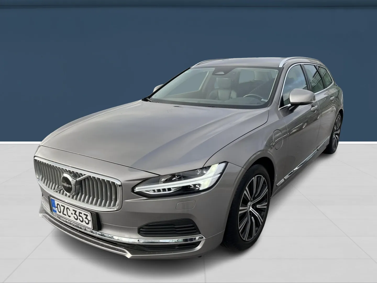 Autokuva 12 - OZC-353