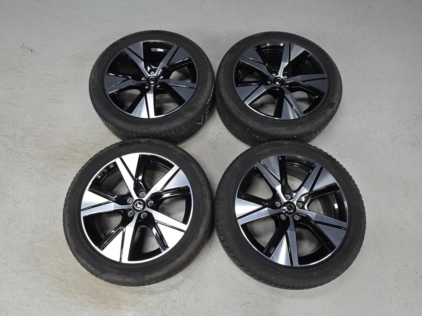 Autokuva 17 - OZI-319