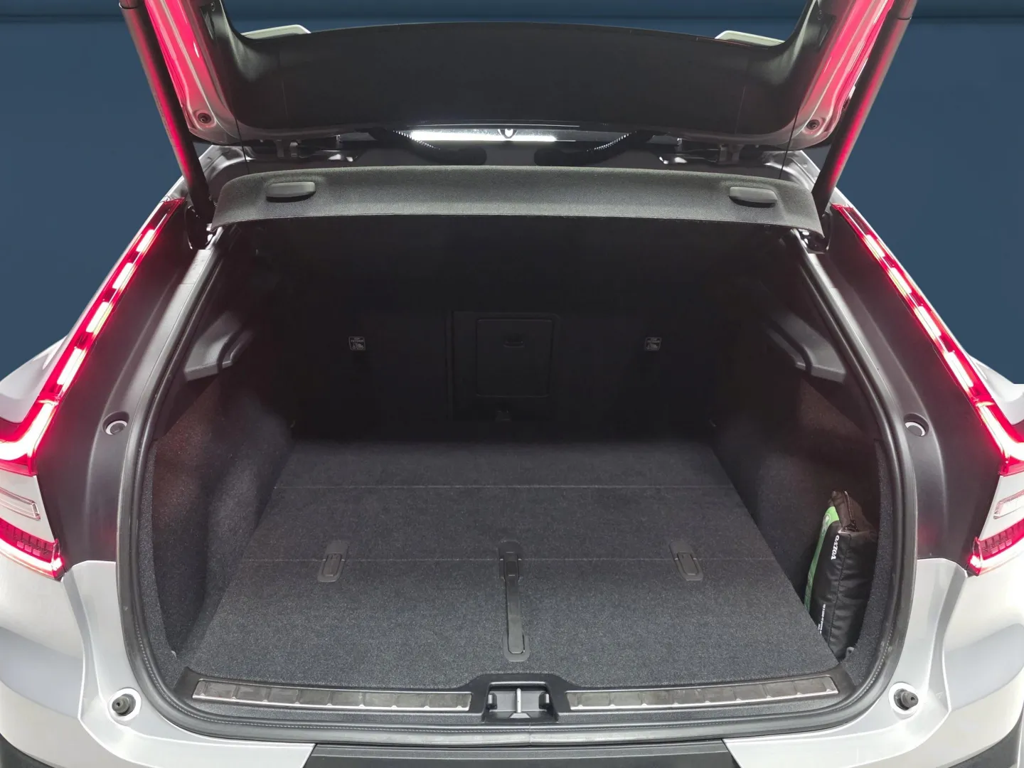 Autokuva 11 - OZN-247