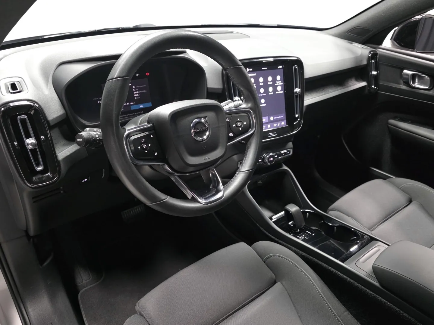 Autokuva 8 - OZN-247