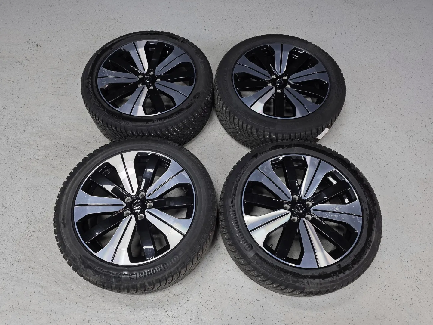 Autokuva 12 - OZN-247