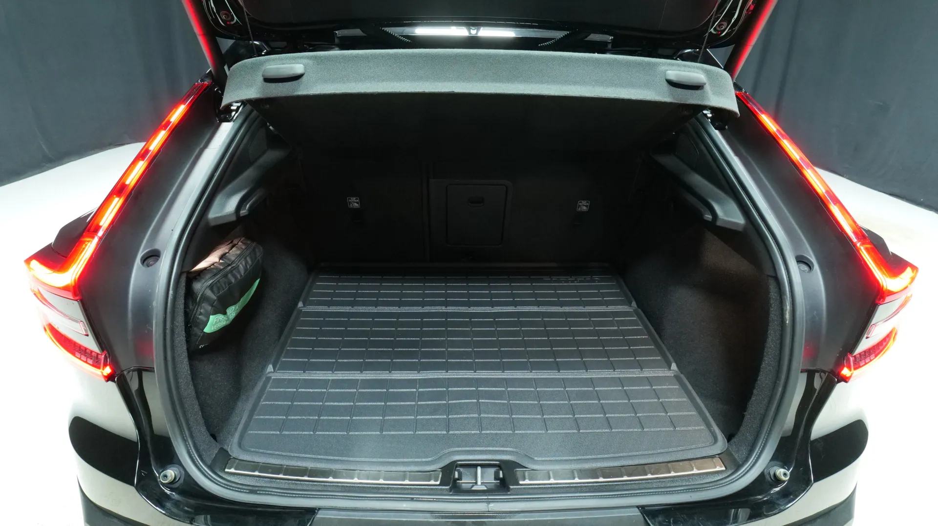 Autokuva 16 - OZO-370