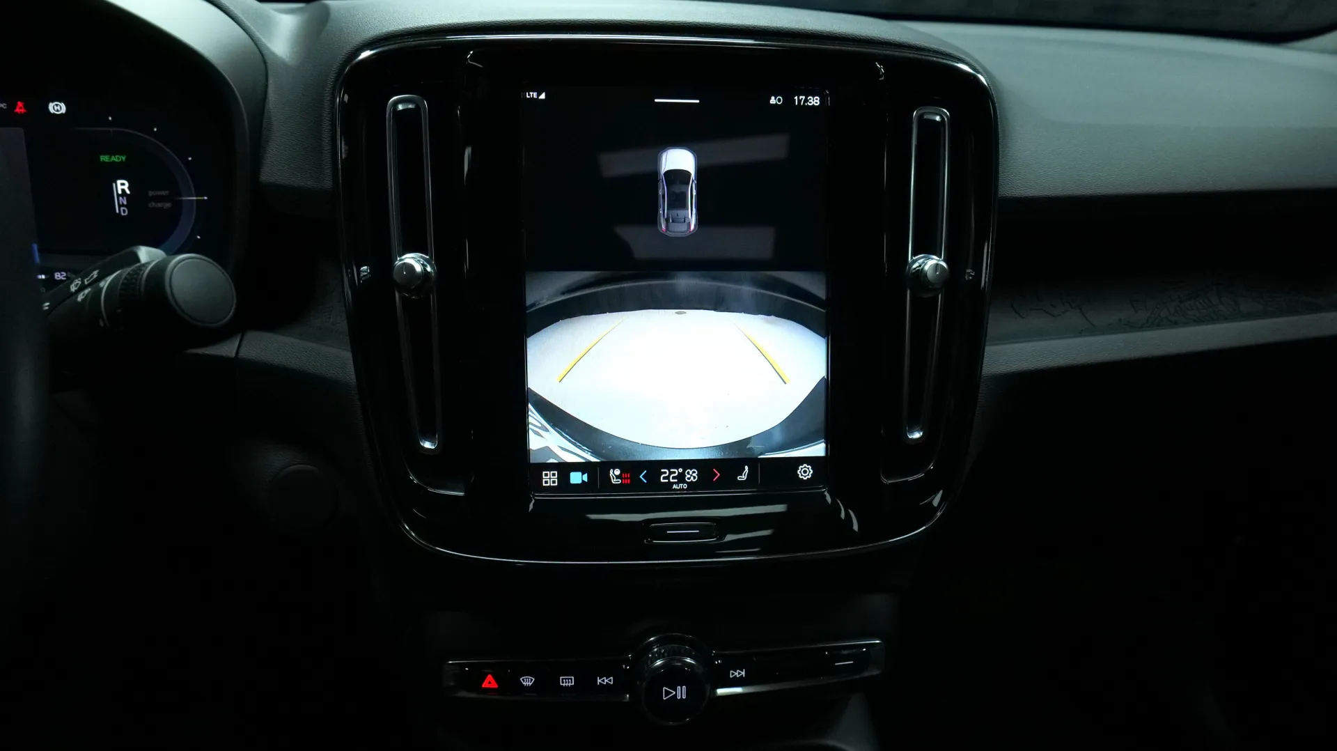 Autokuva 7 - OZO-370