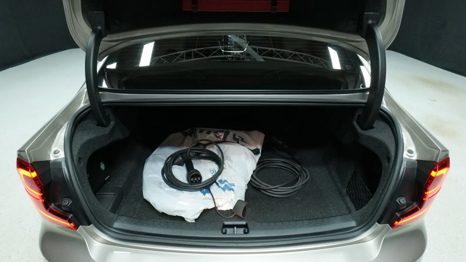 Autokuva 18 - OZO-373