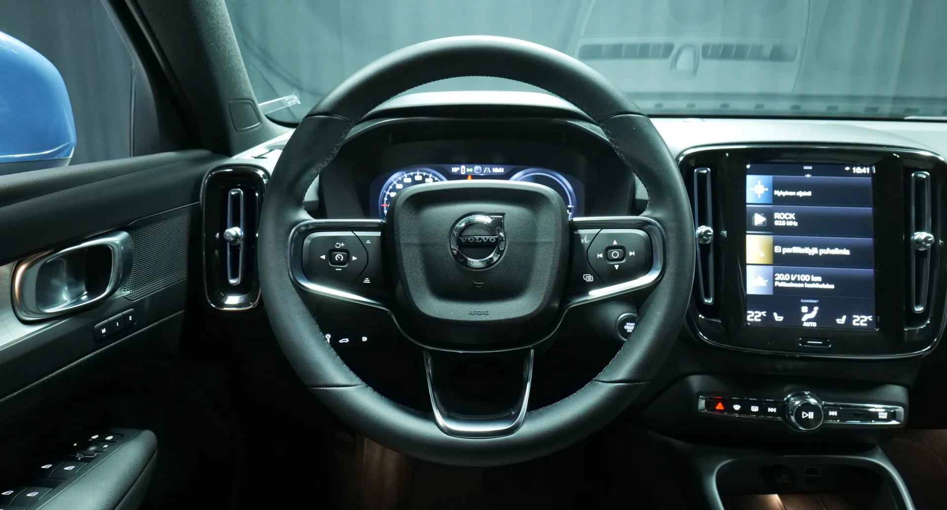 Autokuva 15 - OZO-819