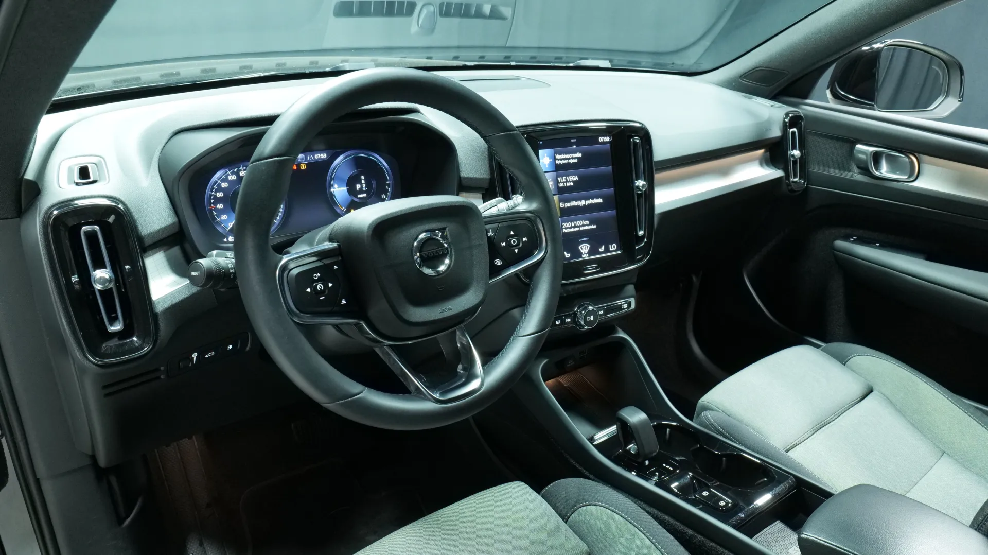 Autokuva 13 - OZO-822